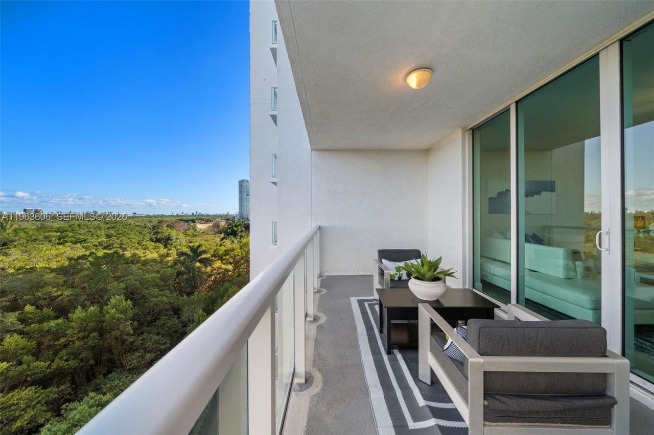 14951 Royal Oaks Ln, Unit 701, North Miami, FL 33181 Photo