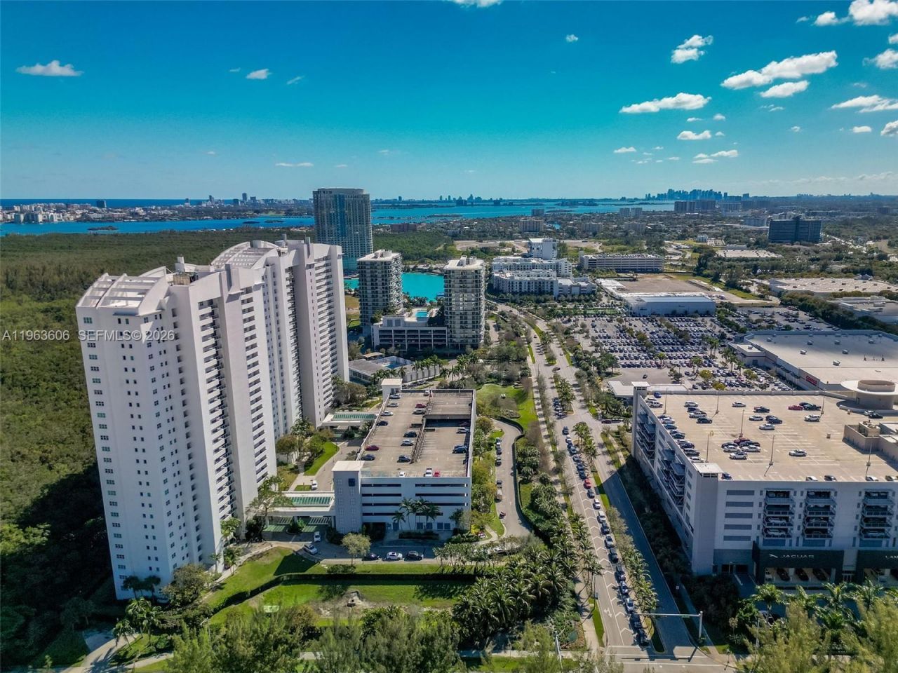 14951 Royal Oaks Ln, Unit 701, North Miami, FL 33181 Photo