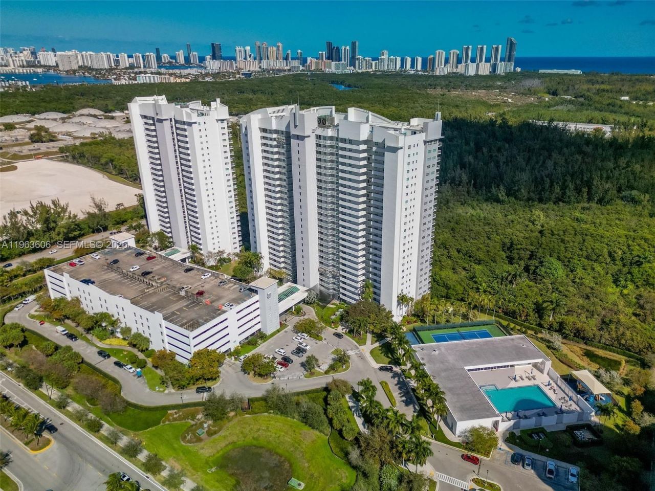 14951 Royal Oaks Ln, Unit 701, North Miami, FL 33181 Photo