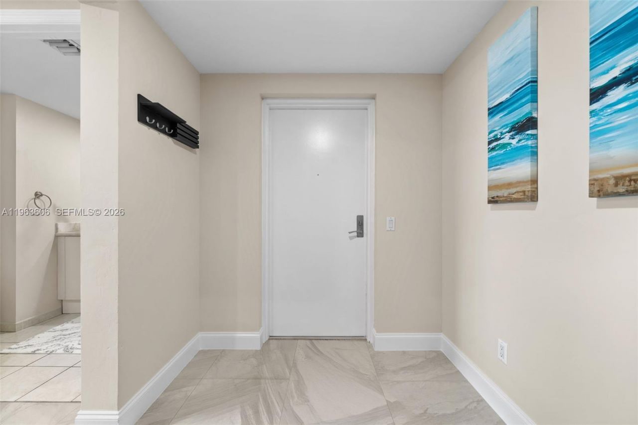 14951 Royal Oaks Ln, Unit 701, North Miami, FL 33181 Photo