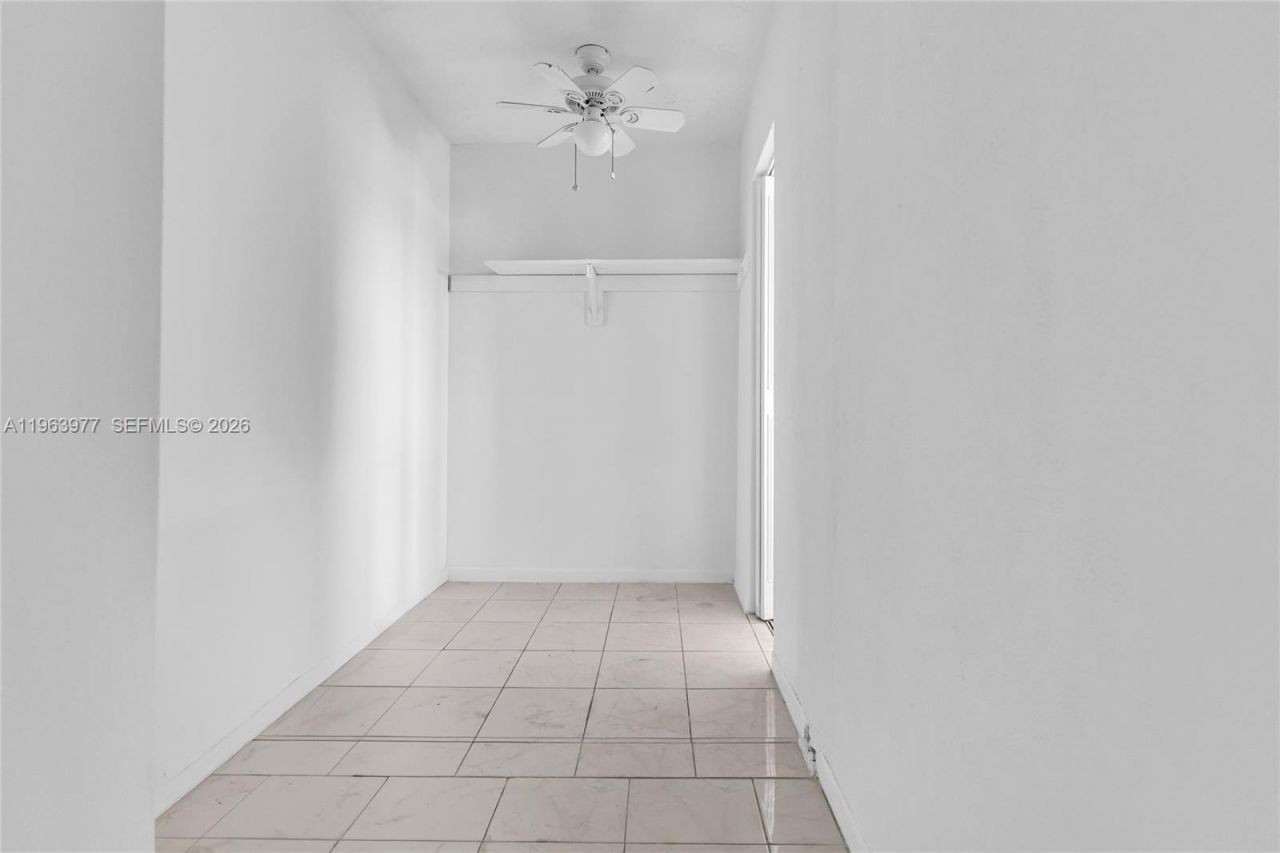 714 NE 10th St , Unit 307, Hallandale Beach, FL 33009 Photo