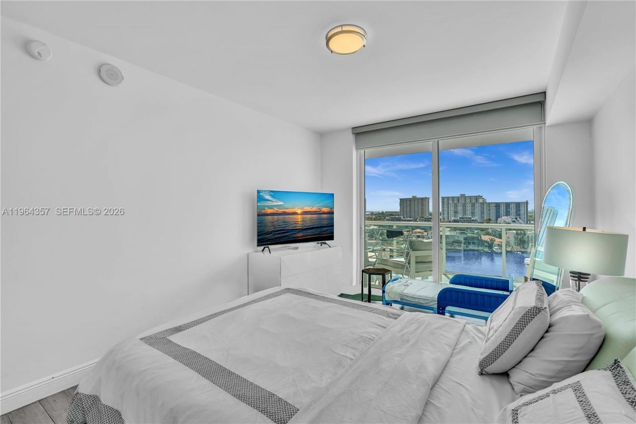400 Sunny Isles Blvd, Unit 907, Sunny Isles Beach, FL 33160 Photo
