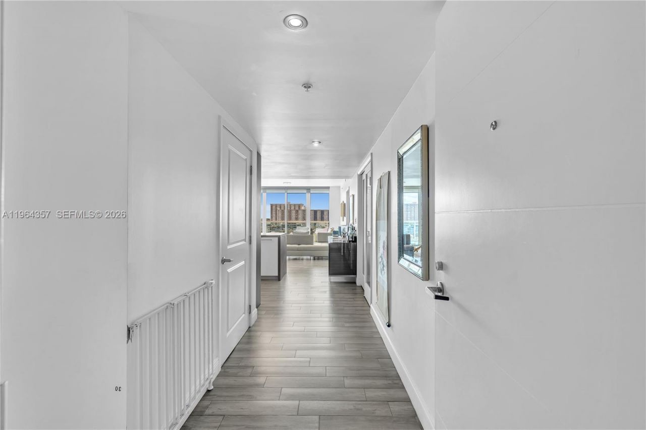 400 Sunny Isles Blvd, Unit 907, Sunny Isles Beach, FL 33160 Photo