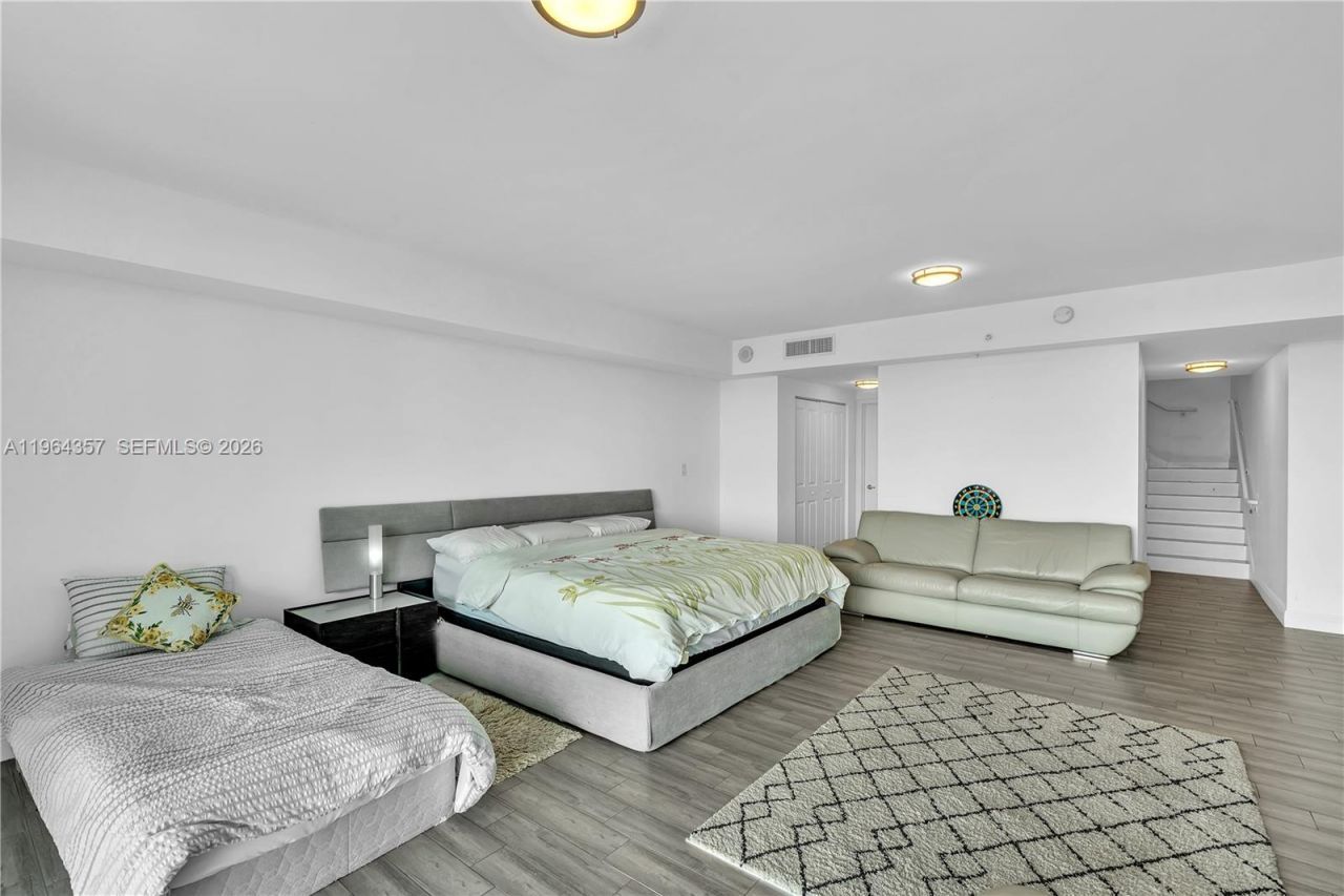 400 Sunny Isles Blvd, Unit 907, Sunny Isles Beach, FL 33160 Photo