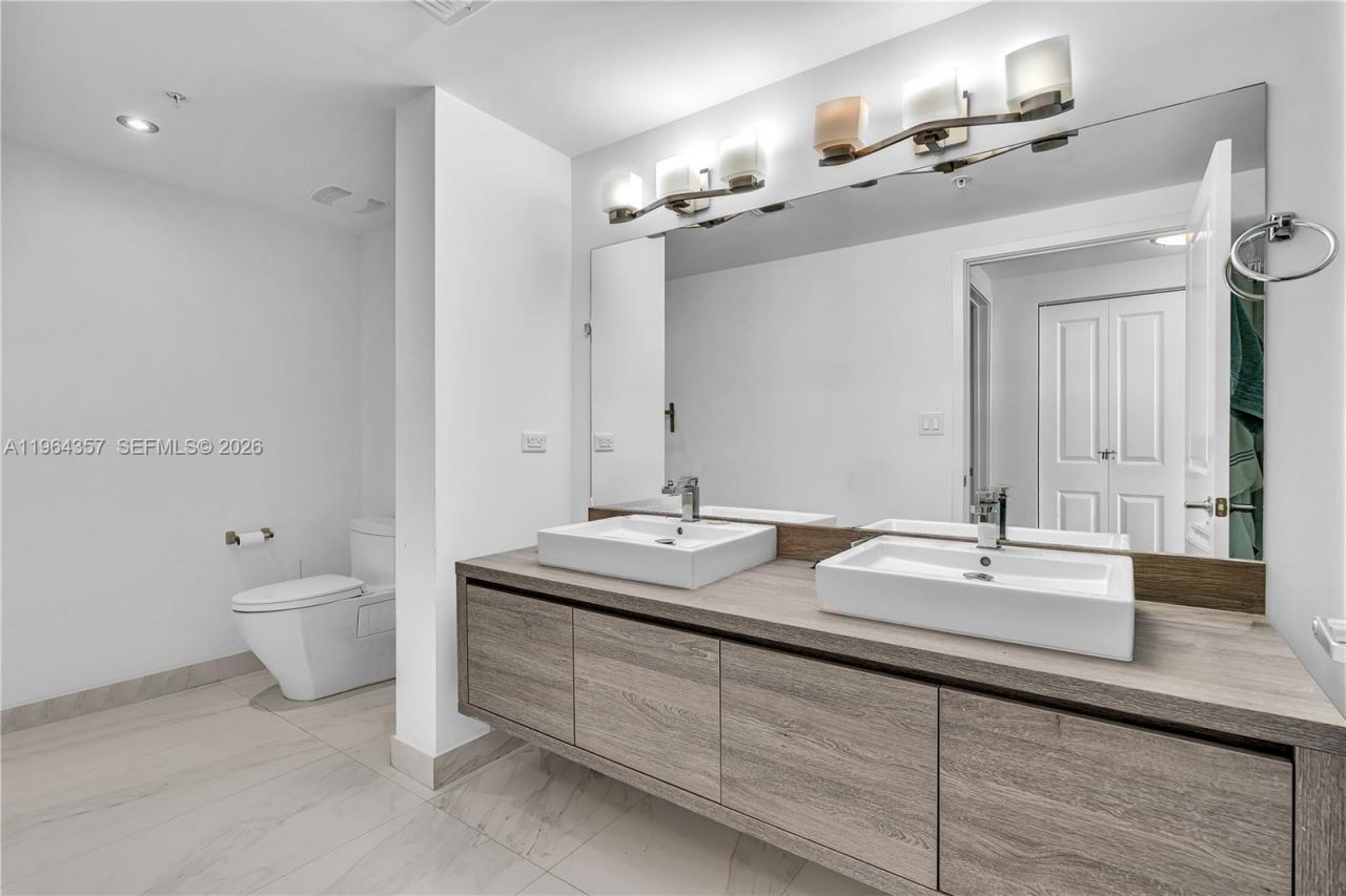 400 Sunny Isles Blvd, Unit 907, Sunny Isles Beach, FL 33160 Photo