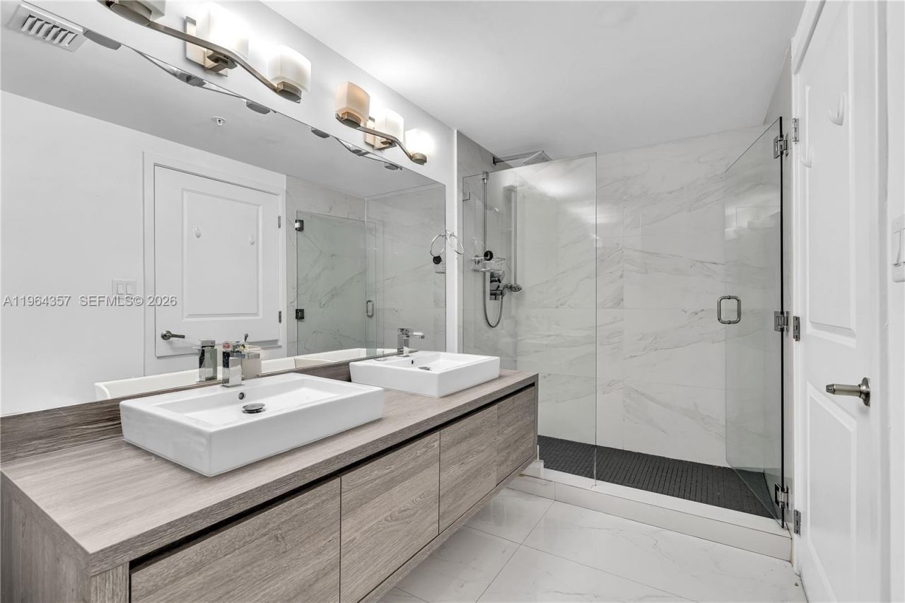 400 Sunny Isles Blvd, Unit 907, Sunny Isles Beach, FL 33160 Photo