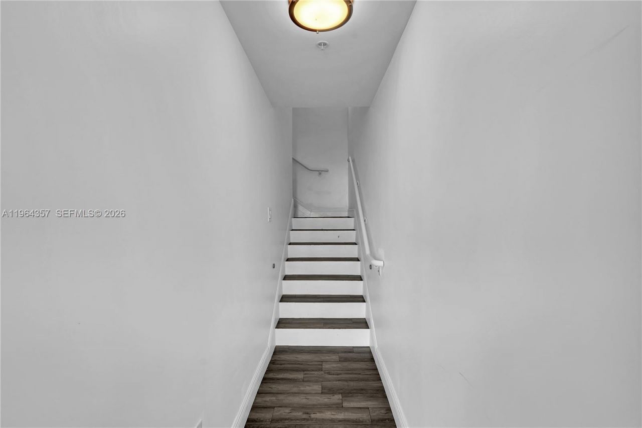 400 Sunny Isles Blvd, Unit 907, Sunny Isles Beach, FL 33160 Photo