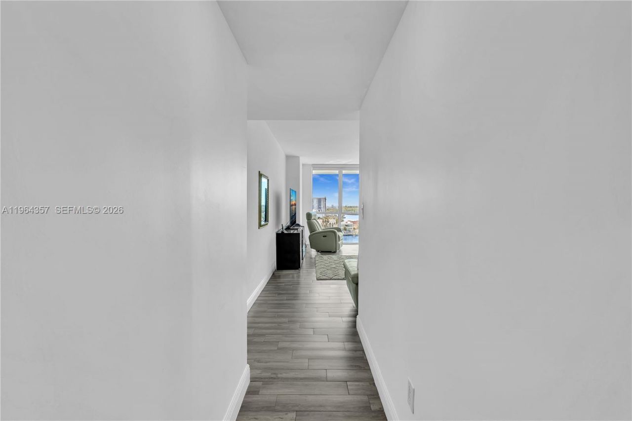 400 Sunny Isles Blvd, Unit 907, Sunny Isles Beach, FL 33160 Photo