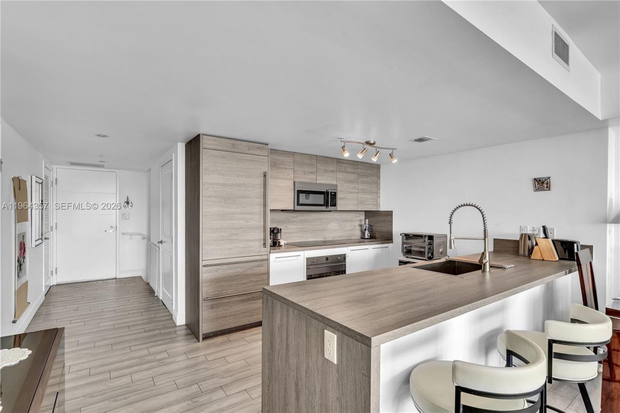 400 Sunny Isles Blvd, Unit 907, Sunny Isles Beach, FL 33160 Photo