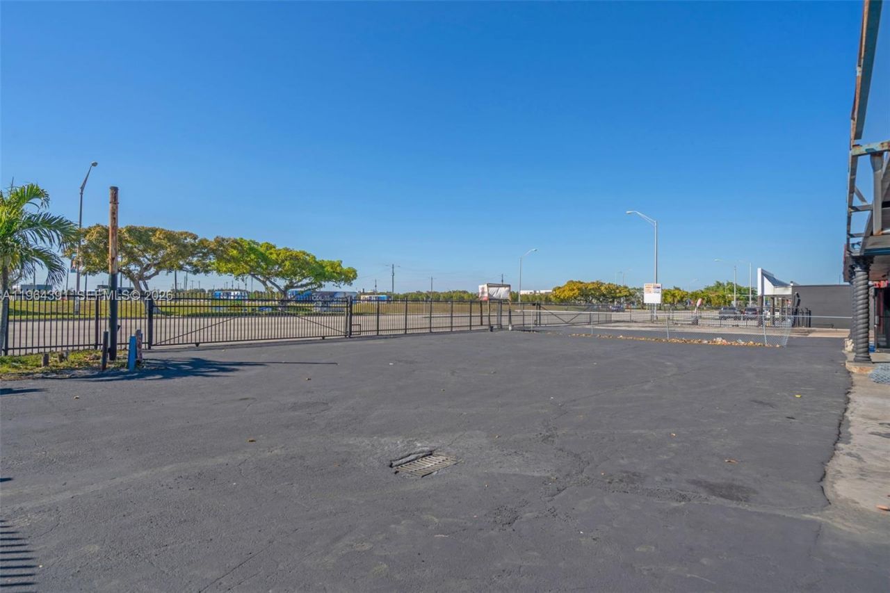 10801 NW 27th Ave , Miami, FL 33167 Photo