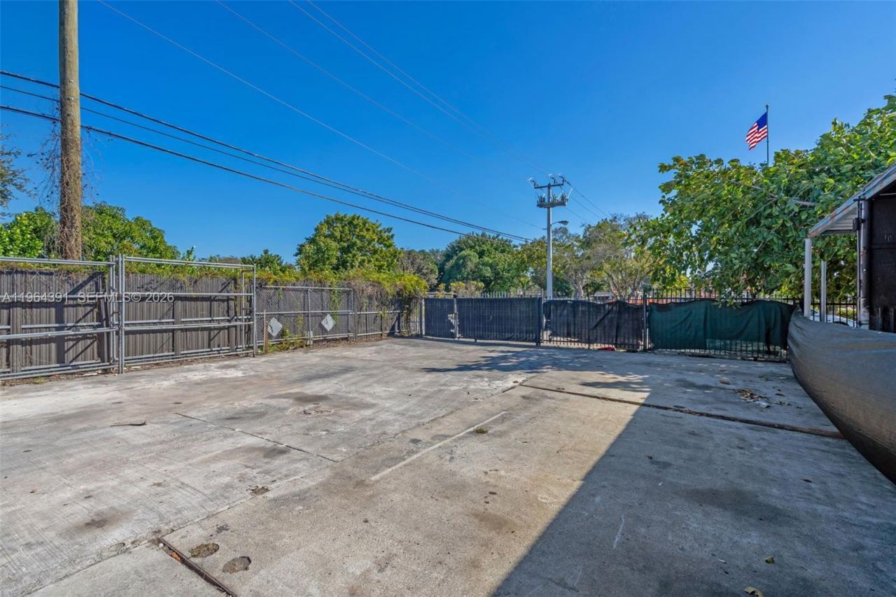 10801 NW 27th Ave , Miami, FL 33167 Photo