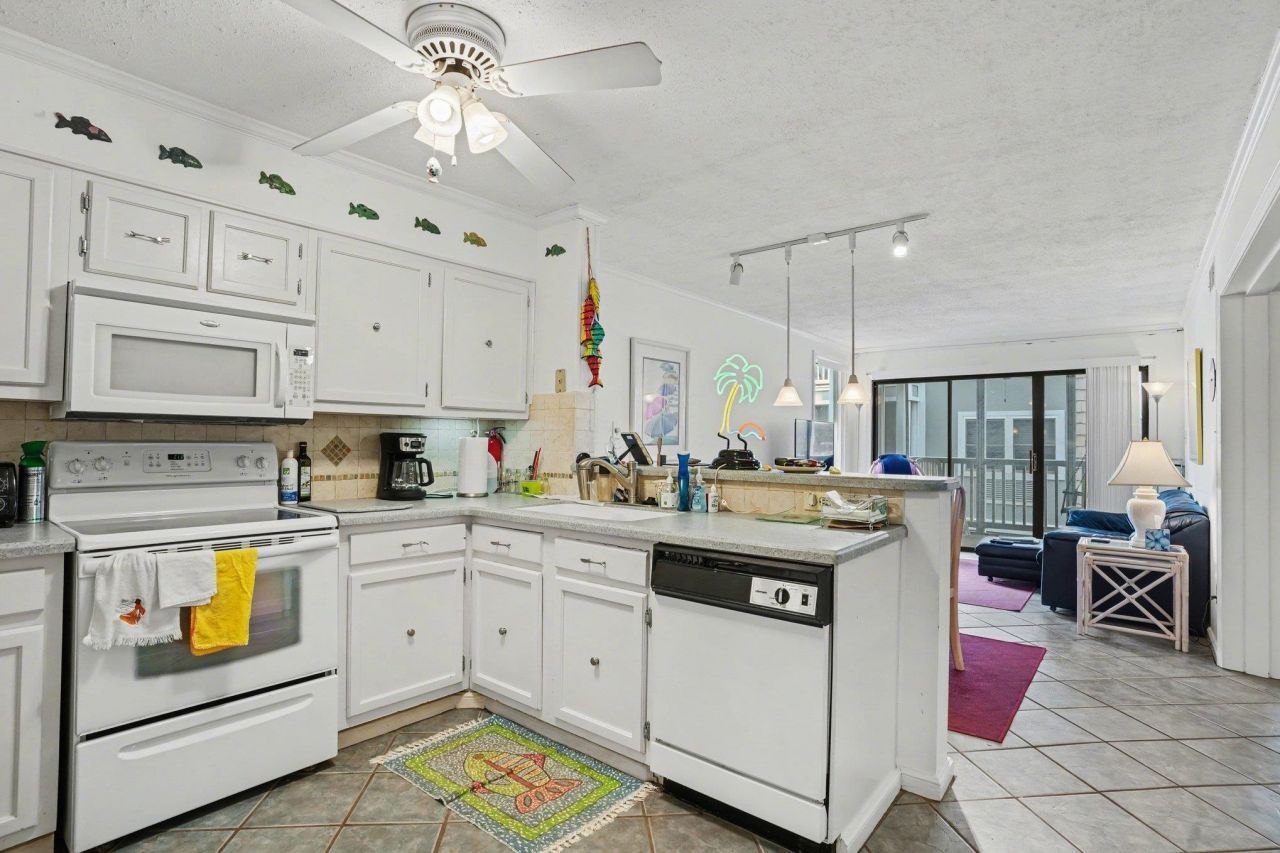 2405 S Ocean Blvd.  Photo 4