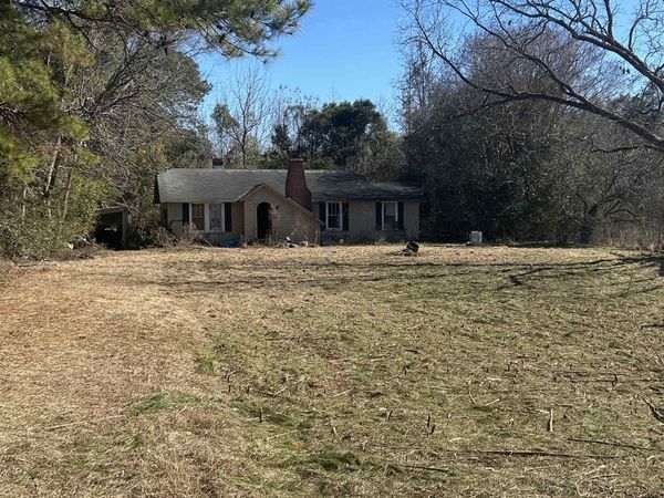 2045 Martin Luther King Hwy., Kingstree, SC 29556