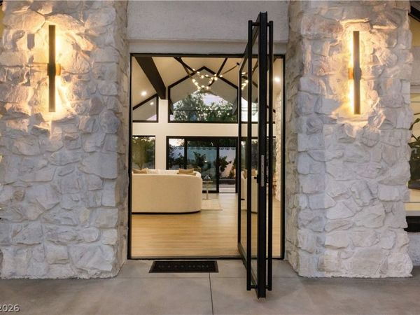 7167 La Puebla Street, Las Vegas, NV 89120