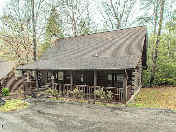 709 Golden Eagle Way, Pigeon Forge, TN 37863