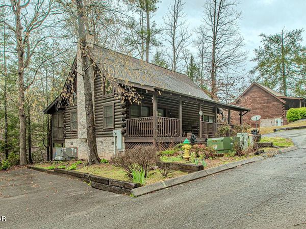 709 Golden Eagle Way, Pigeon Forge, TN 37863