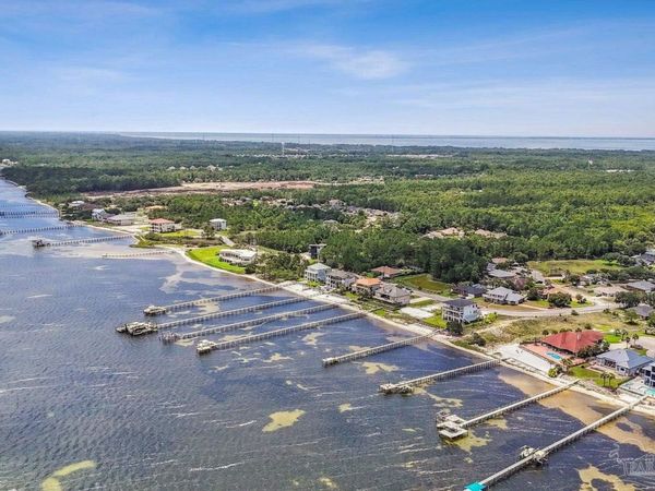 1551 Winding Shore Dr, Gulf Breeze, FL 32563