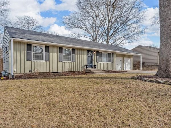 7609 Russell Road, Prairie Village, KS 66204