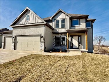 1984 Longview Drive, Liberty, MO 64068