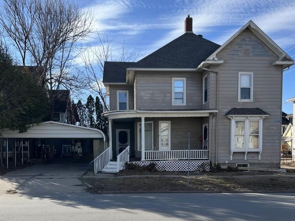 102 N Sycamore Street, Creston, IA 50801