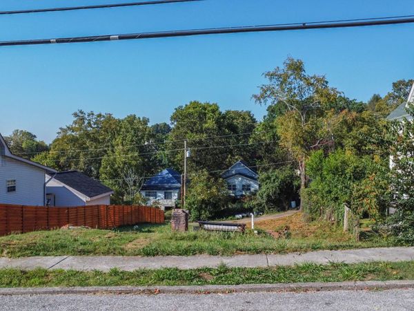 408 N C St, Lenoir City, TN 37771