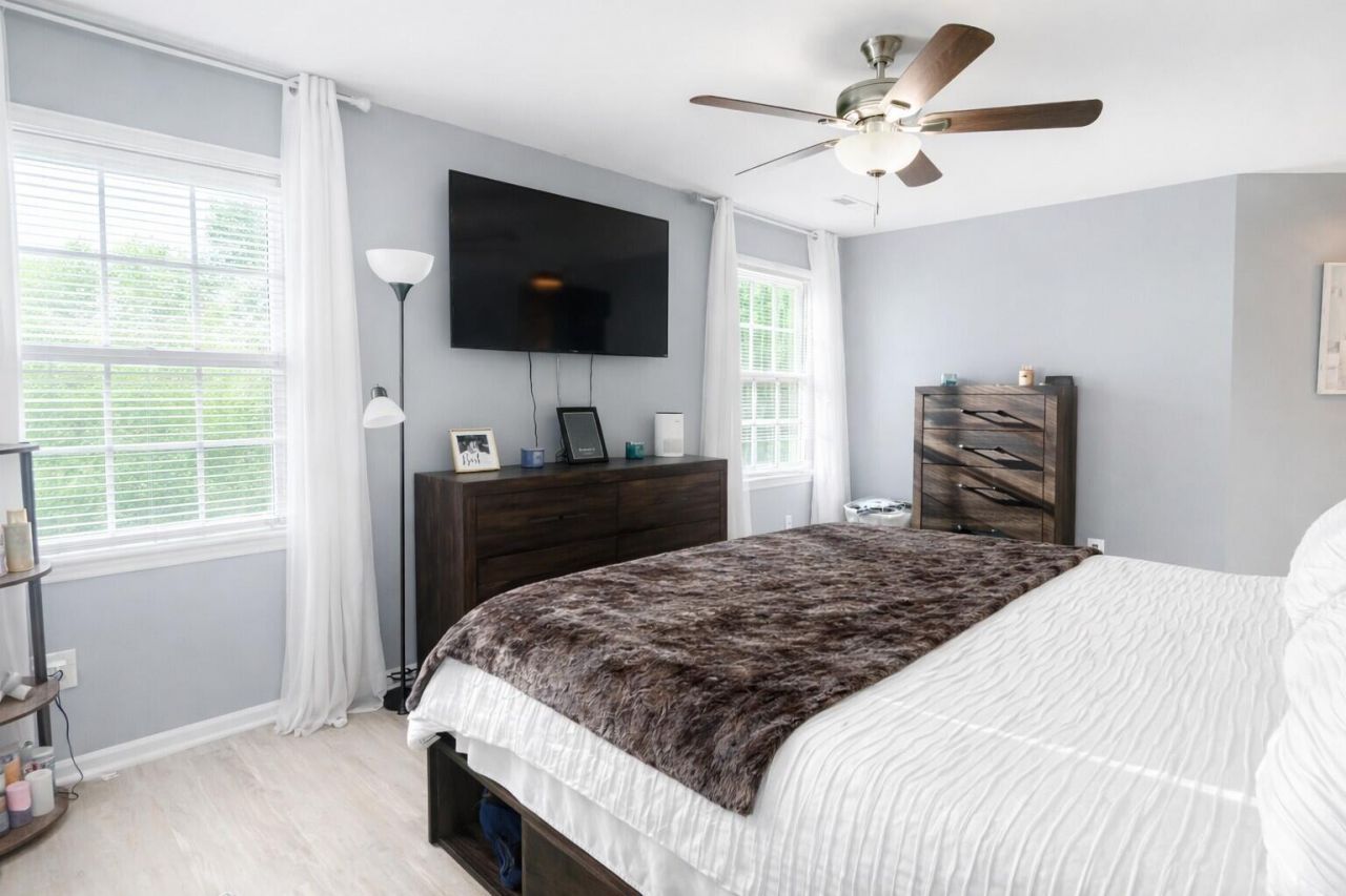 108 Kings Court Photo 15