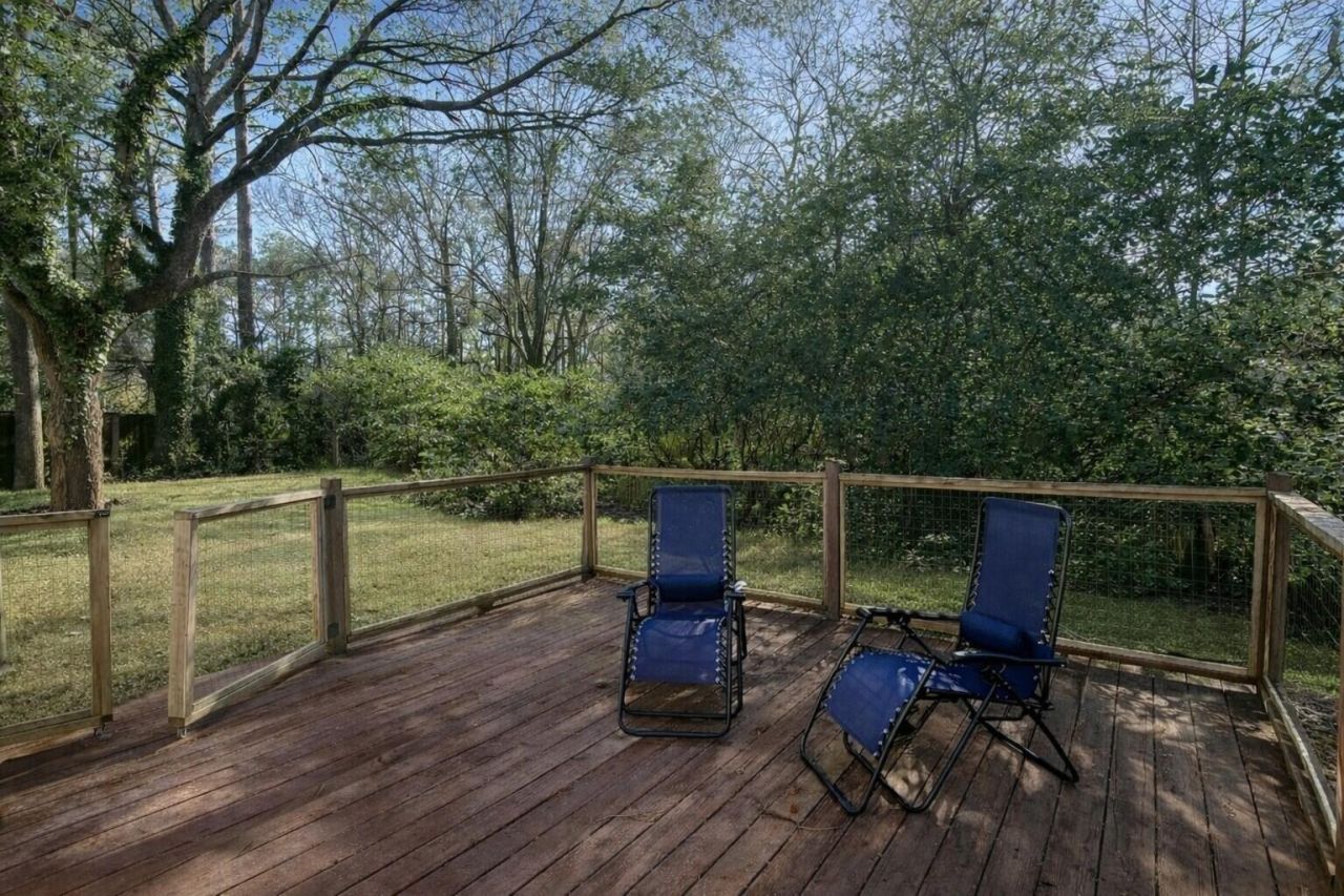 108 Kings Court Photo 21