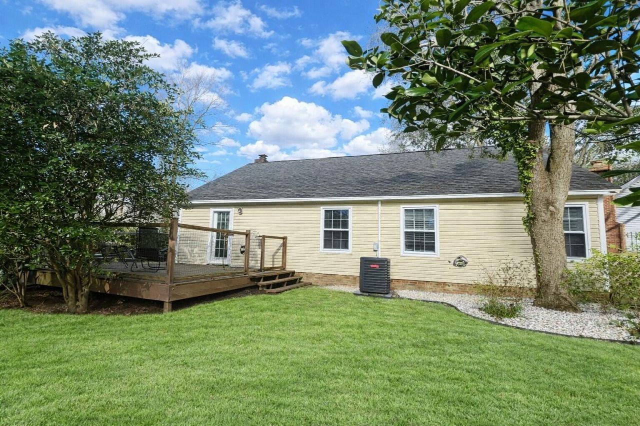 108 Kings Court Photo 23