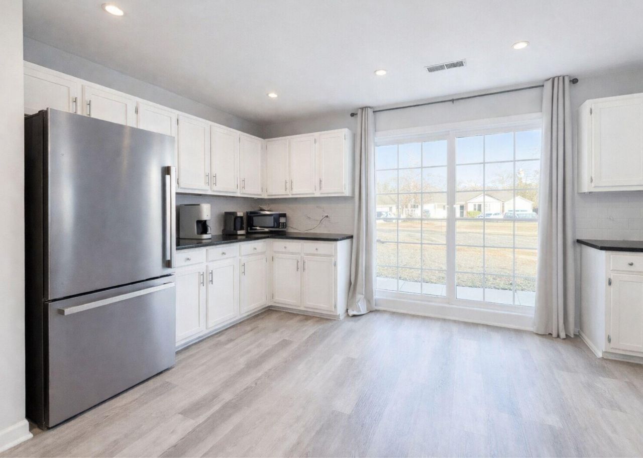 108 Kings Court Photo 8