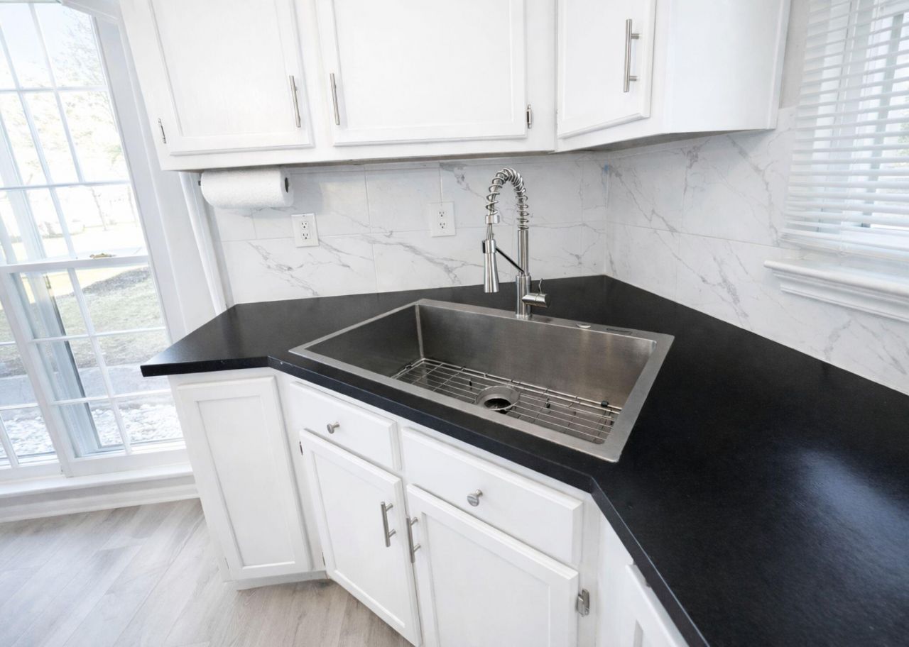 108 Kings Court Photo 9