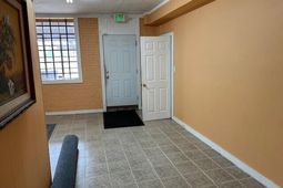 1346 Russell Street photo 4