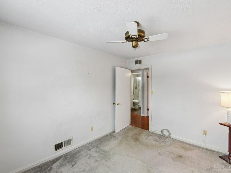 8635 Tudor Court, Sycamore Township, OH 45242 Photo 8