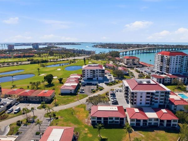 6210 SUN BOULEVARD, Unit 211, ST PETERSBURG, FL 33715