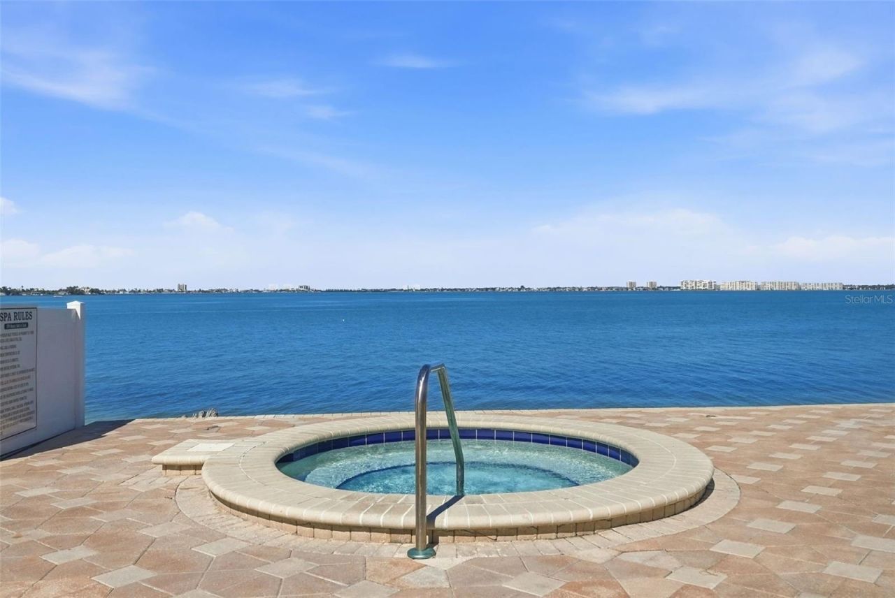 6210 Sun Boulevard, Unit 211, Saint Petersburg, FL 33715 Photo