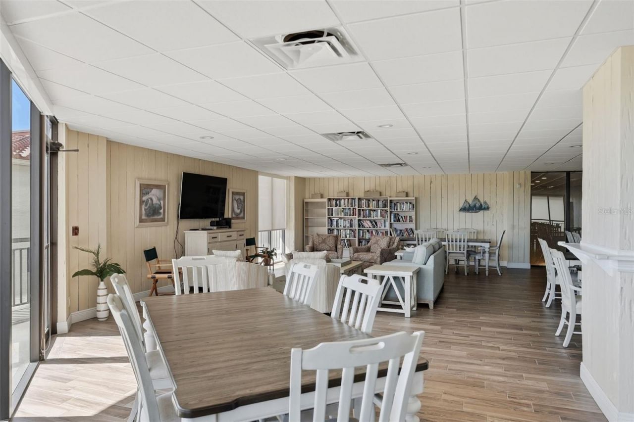 6210 Sun Boulevard, Unit 211, Saint Petersburg, FL 33715 Photo