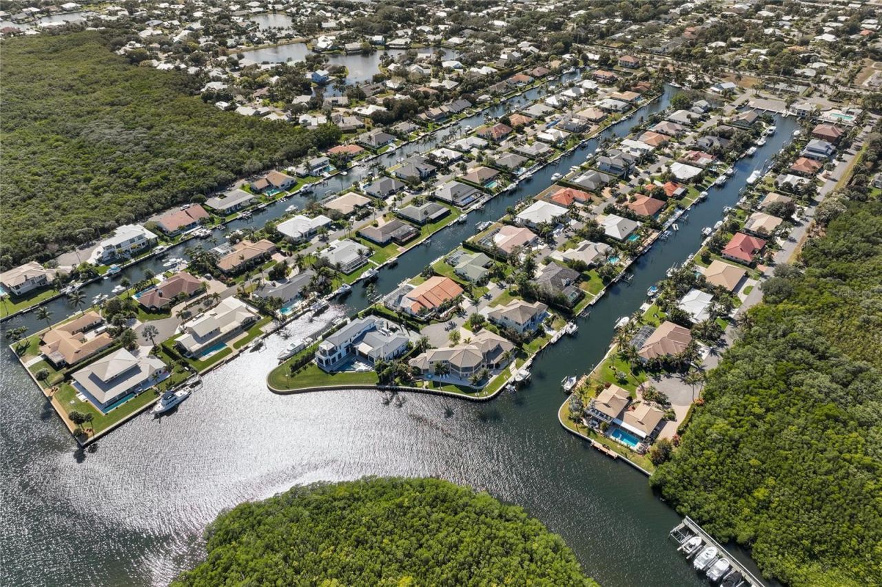 9058 SE Star Island Way, Hobe Sound, FL 33455 Photo