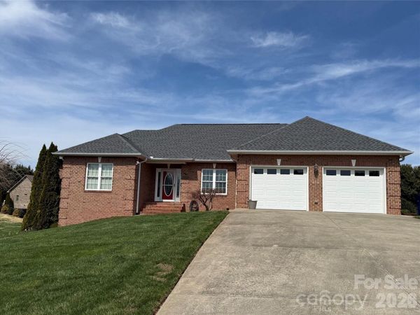 101 Rivercliff Drive, Hudson, NC 28638