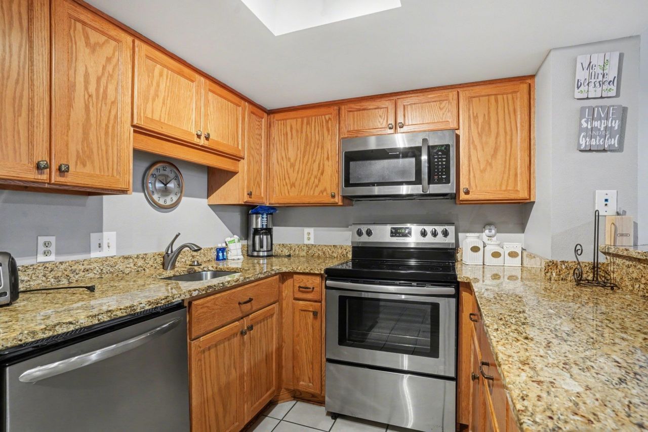 5511 N Ocean Blvd.  Photo 9