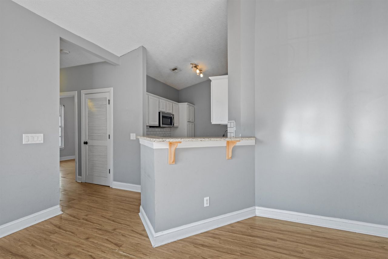 1121 Peace Pipe Pl. Photo 5