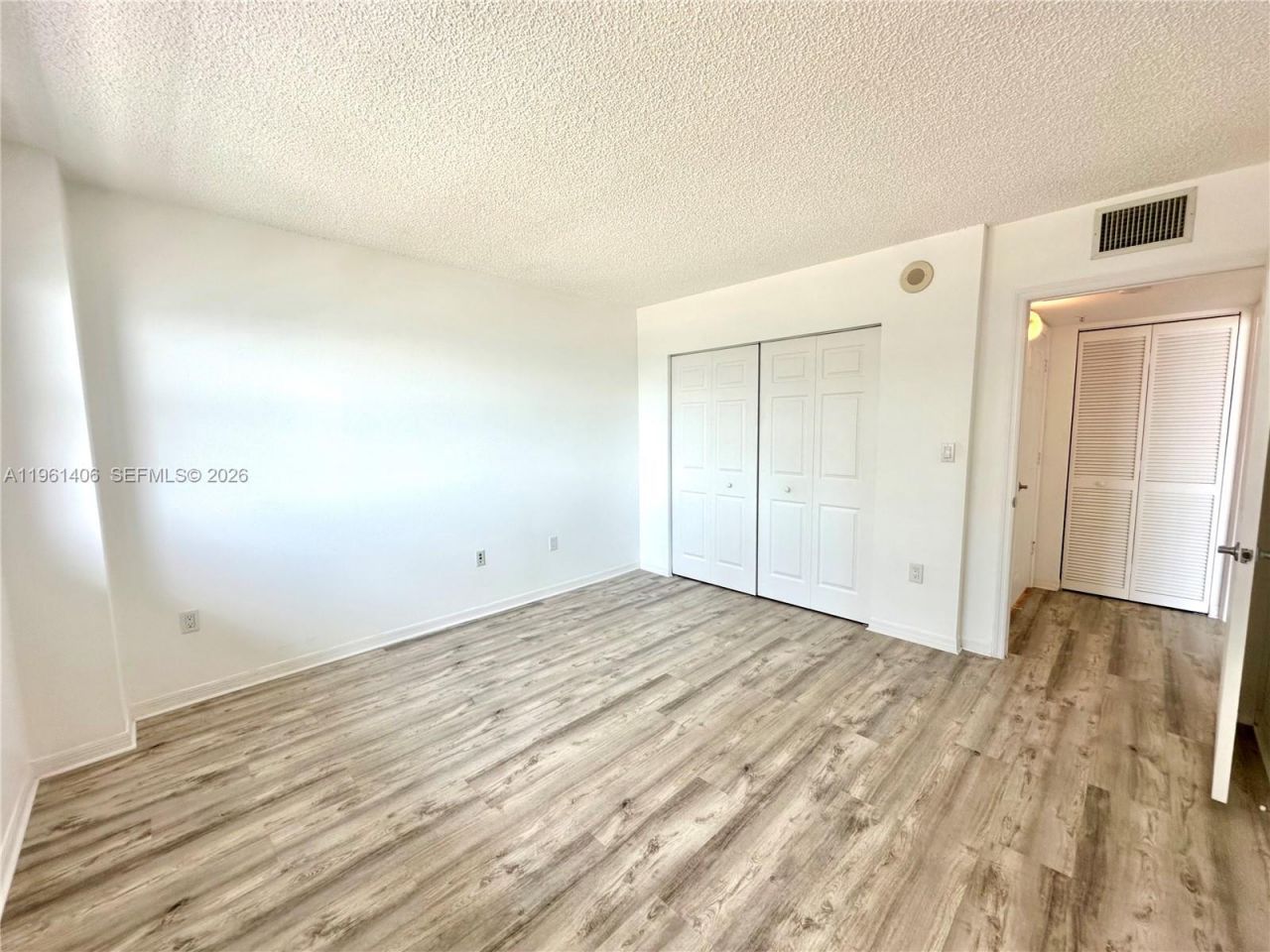 1155 Brickell Bay Dr, Unit 607, Miami, FL 33131 Photo