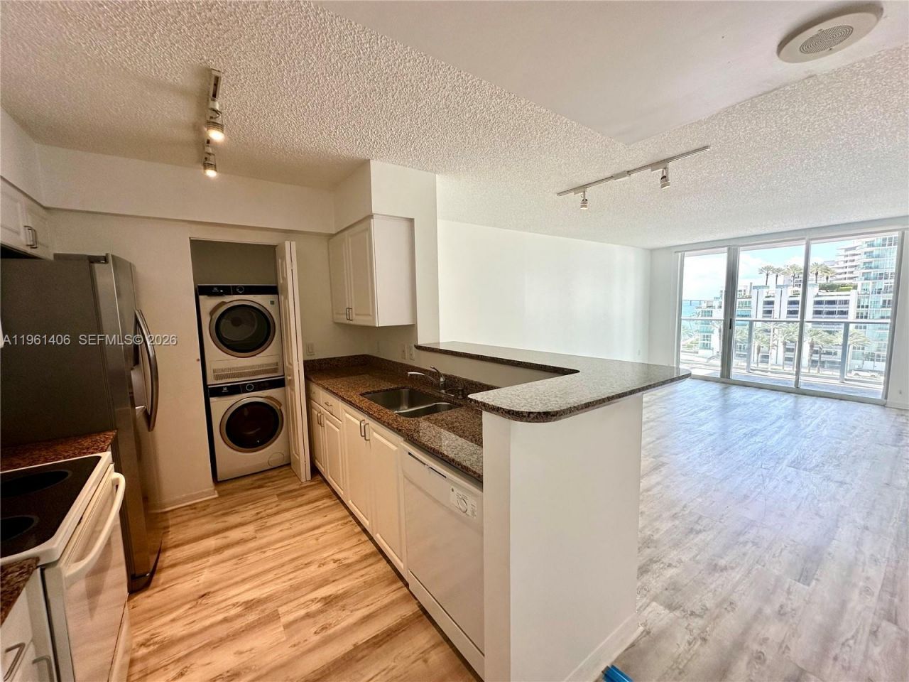 1155 Brickell Bay Dr, Unit 607, Miami, FL 33131 Photo