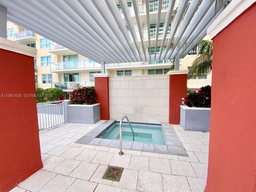 1155 Brickell Bay Dr, Unit 607, Miami, FL 33131 Photo