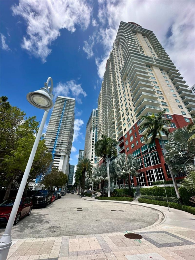 1155 Brickell Bay Dr, Unit 607, Miami, FL 33131 Photo