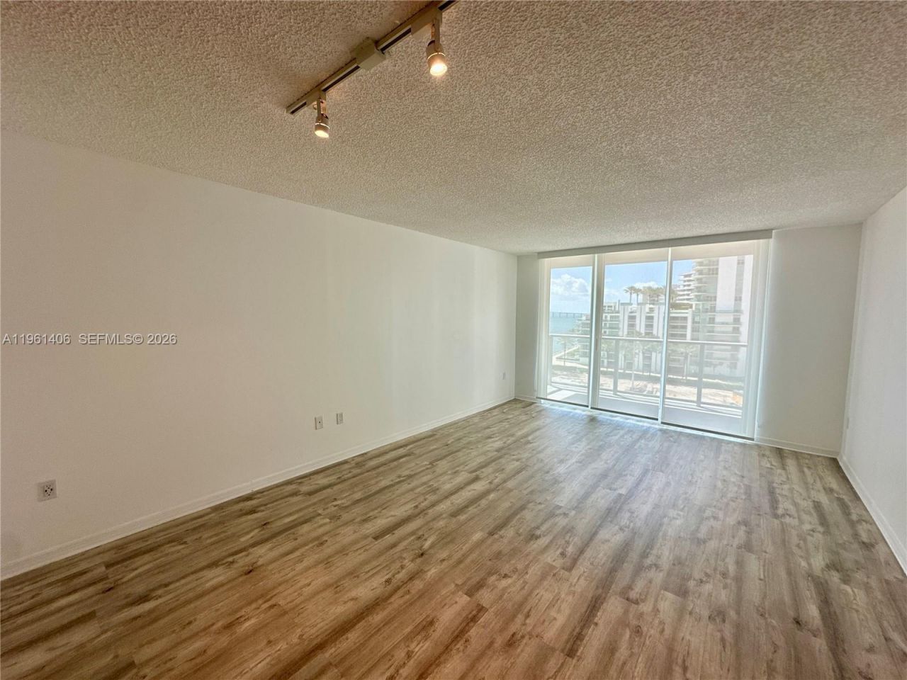 1155 Brickell Bay Dr, Unit 607, Miami, FL 33131 Photo