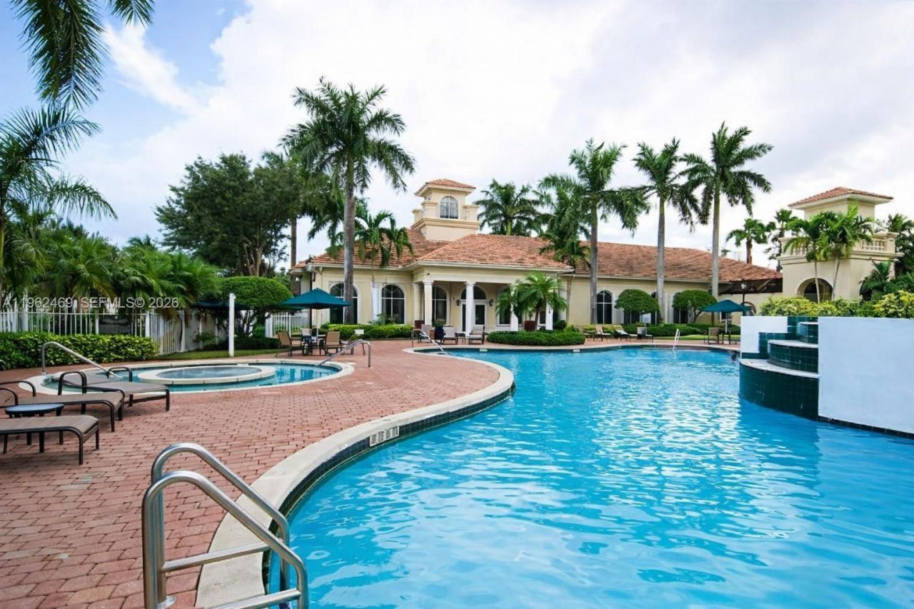 7645 NW 19th Ct, Unit 1, Pembroke Pines, FL 33024 Photo