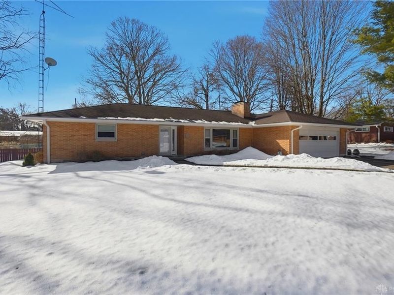 1040 Grove Hill Drive, Beavercreek, OH 45434 Photo 2