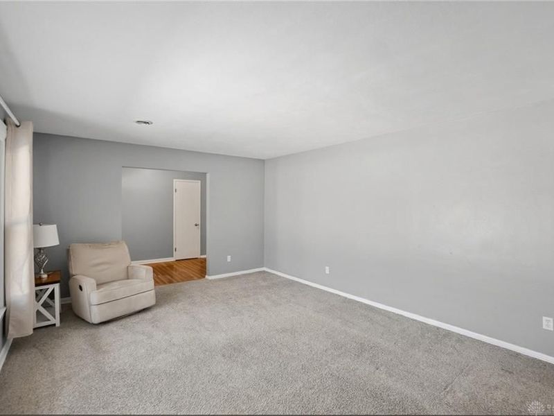 1040 Grove Hill Drive, Beavercreek, OH 45434 Photo 8