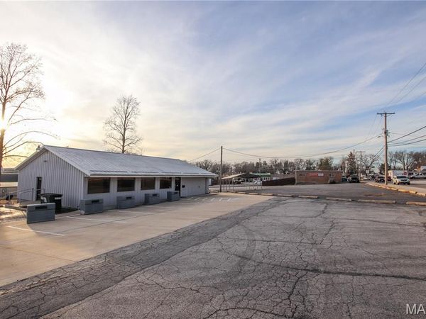 430 Kitchell Avenue, St Clair, MO 63077