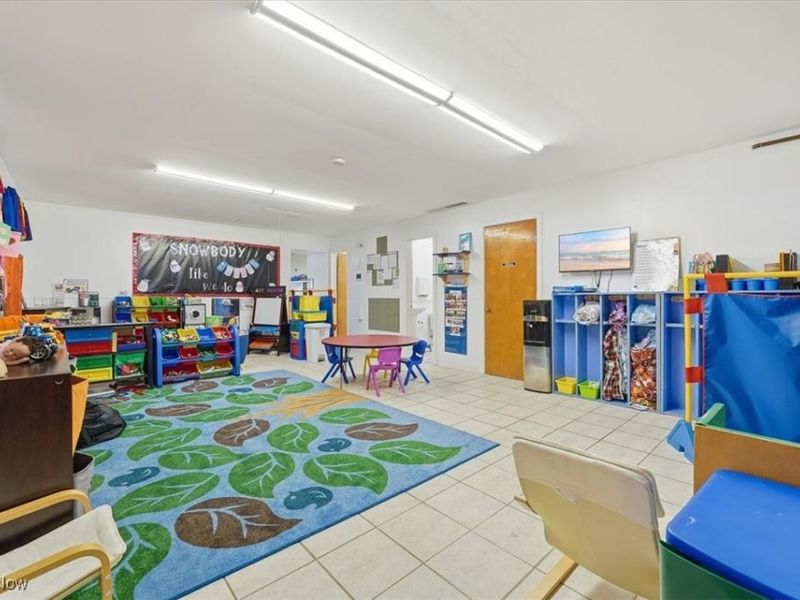 250 Winckles Street, Elyria, OH 44035 Photo 14