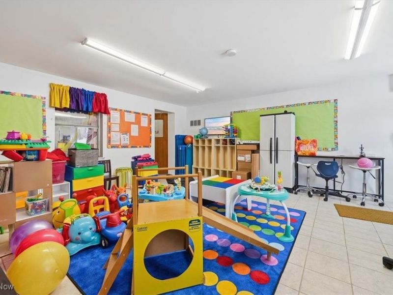 250 Winckles Street, Elyria, OH 44035 Photo 17